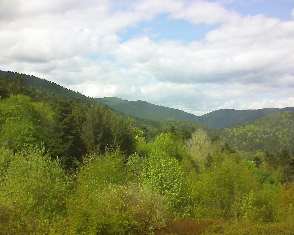 Le petit ballon vu depuis le Domaine Langmatt à Murbach le 26.04.2018 à 16:00 Le petit ballon (Alsace, Vosges) le 26.04.2018 à 16:00