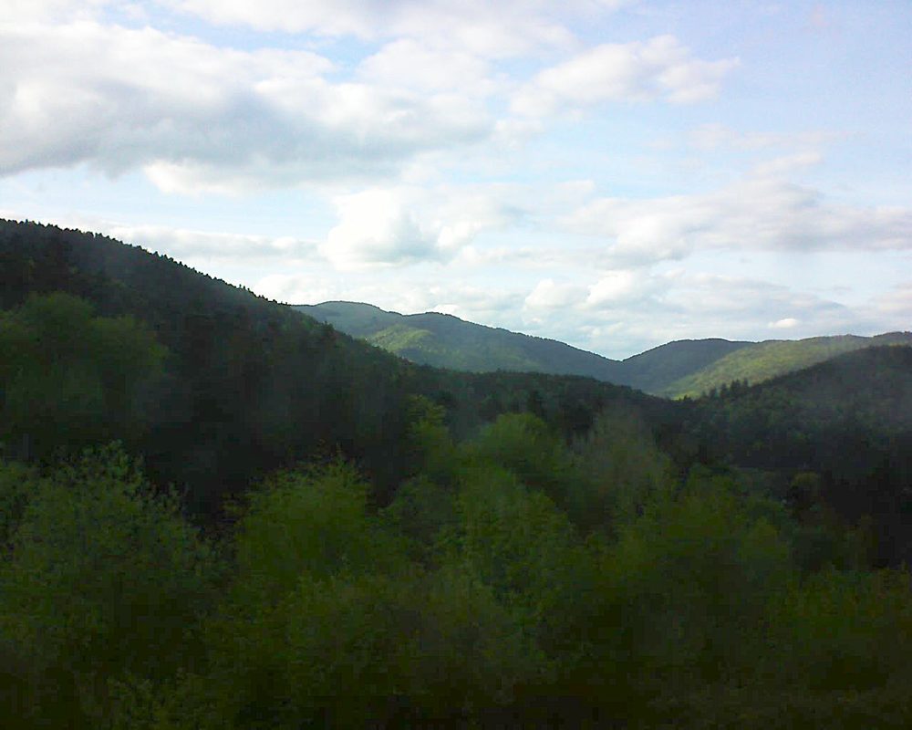 Le petit ballon vu depuis le Domaine Langmatt à Murbach le 26.04.2018 à 18:45 Le petit ballon (Alsace, Vosges) le 26.04.2018 à 18:45