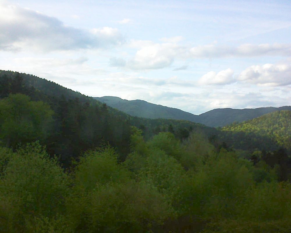 Le petit ballon vu depuis le Domaine Langmatt à Murbach le 26.04.2018 à 19:00 Le petit ballon (Alsace, Vosges) le 26.04.2018 à 19:00