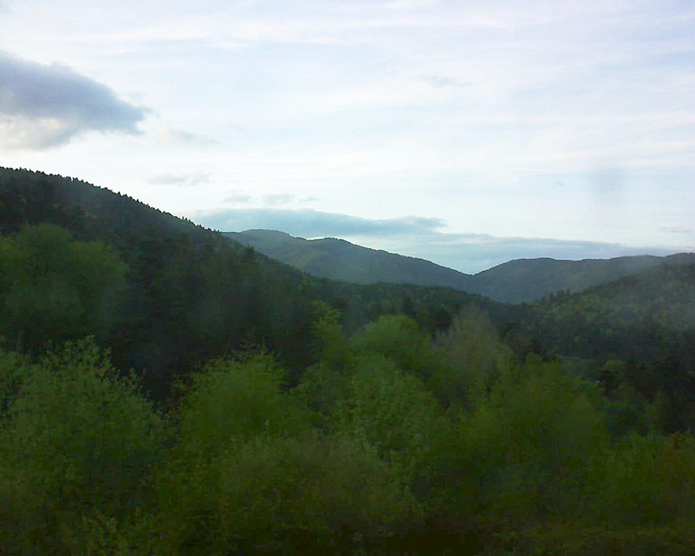 Le petit ballon vu depuis le Domaine Langmatt à Murbach le 26.04.2018 à 19:45 Le petit ballon (Alsace, Vosges) le 26.04.2018 à 19:45