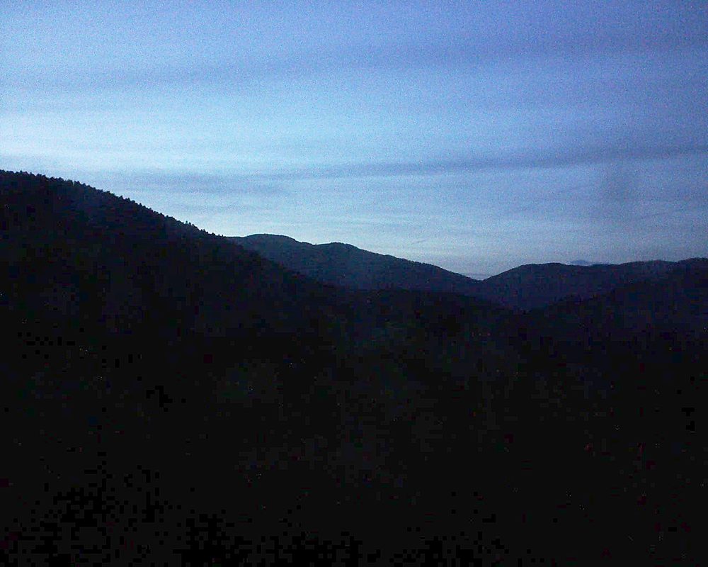 Le petit ballon vu depuis le Domaine Langmatt à Murbach le 26.04.2018 à 21:00 Le petit ballon (Alsace, Vosges) le 26.04.2018 à 21:00