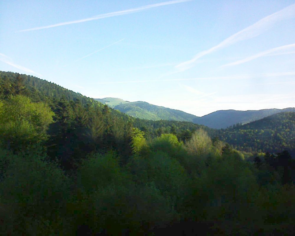 Le petit ballon vu depuis le Domaine Langmatt à Murbach le 27.04.2018 à 08:15 Le petit ballon (Alsace, Vosges) le 27.04.2018 à 08:15