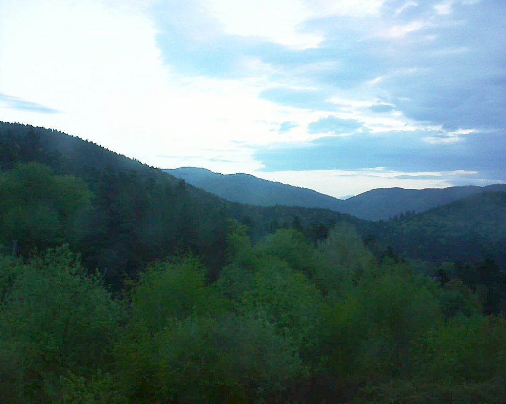 Le petit ballon vu depuis le Domaine Langmatt à Murbach le 28.04.2018 à 06:30 Le petit ballon (Alsace, Vosges) le 28.04.2018 à 06:30