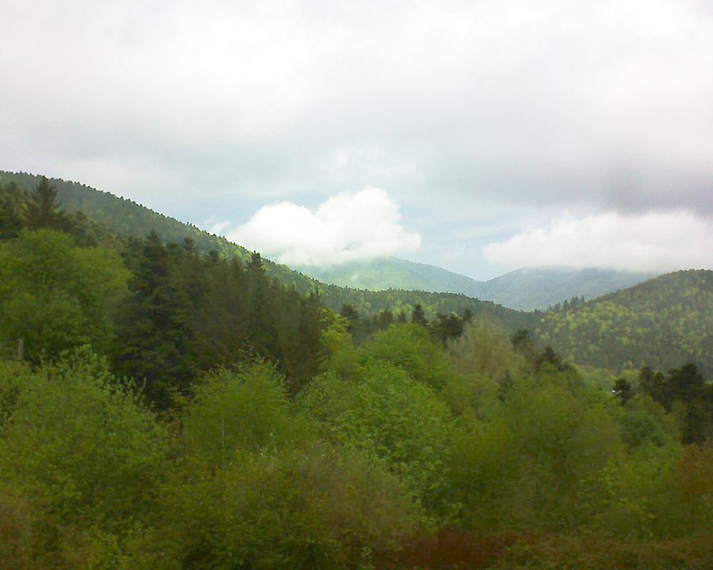 Le petit ballon vu depuis le Domaine Langmatt à Murbach le 28.04.2018 à 12:45 Le petit ballon (Alsace, Vosges) le 28.04.2018 à 12:45
