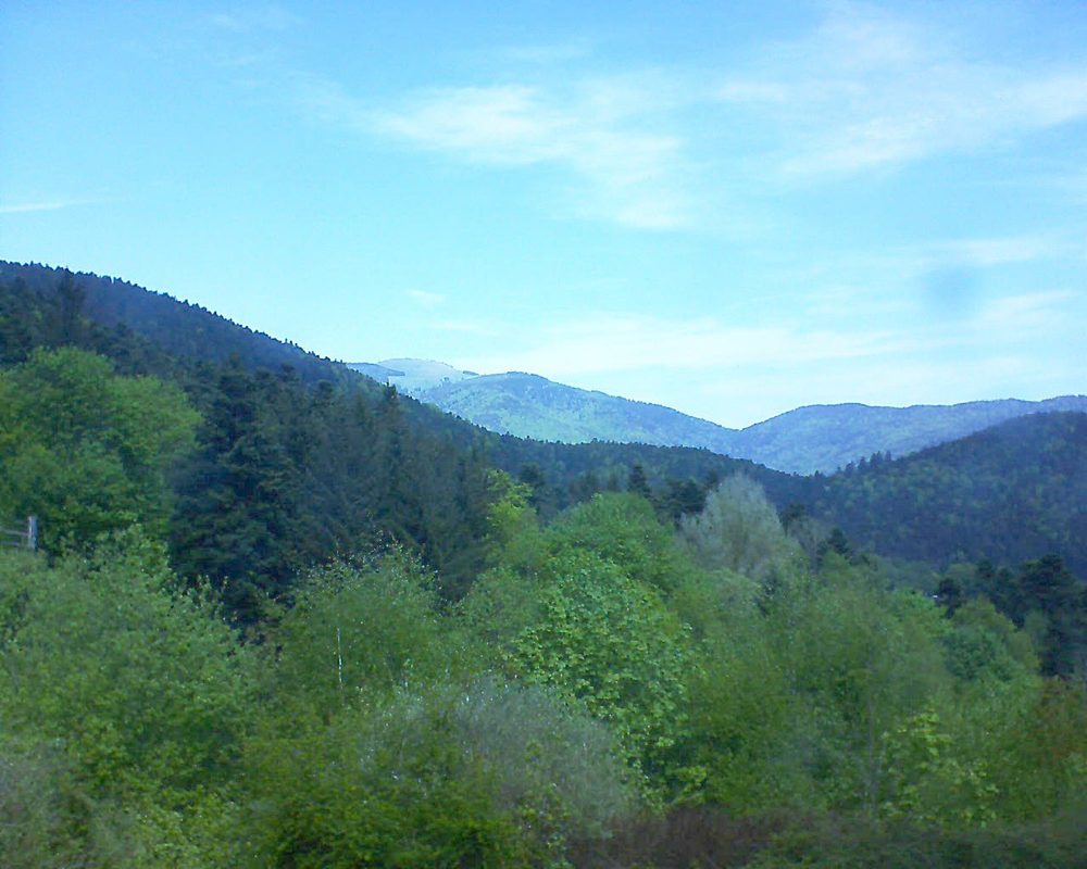 Le petit ballon vu depuis le Domaine Langmatt à Murbach le 29.04.2018 à 12:30 Le petit ballon (Alsace, Vosges) le 29.04.2018 à 12:30