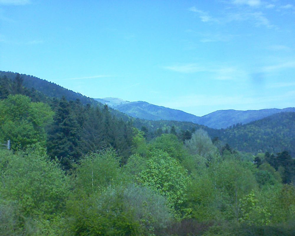 Le petit ballon vu depuis le Domaine Langmatt à Murbach le 29.04.2018 à 12:45 Le petit ballon (Alsace, Vosges) le 29.04.2018 à 12:45