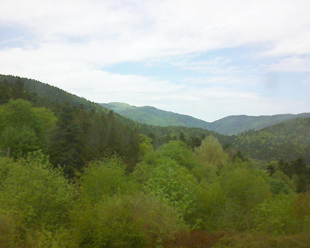 Le petit ballon vu depuis le Domaine Langmatt à Murbach le 29.04.2018 à 14:30 Le petit ballon (Alsace, Vosges) le 29.04.2018 à 14:30