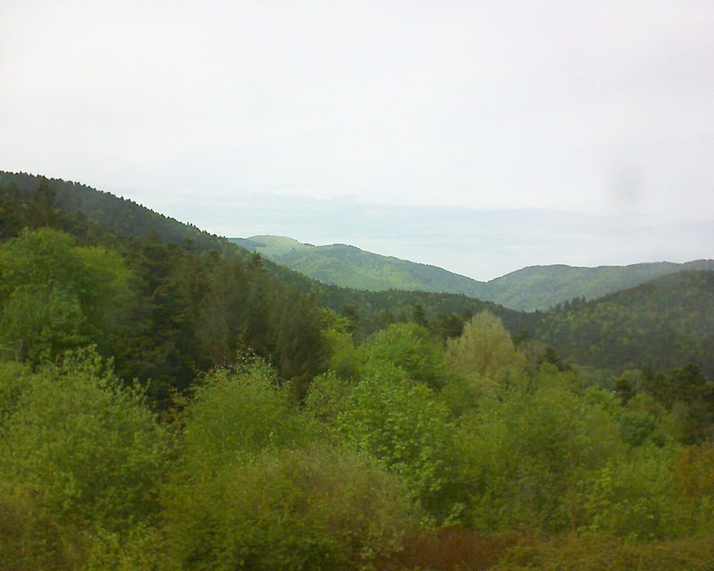 Le petit ballon vu depuis le Domaine Langmatt à Murbach le 29.04.2018 à 15:45 Le petit ballon (Alsace, Vosges) le 29.04.2018 à 15:45