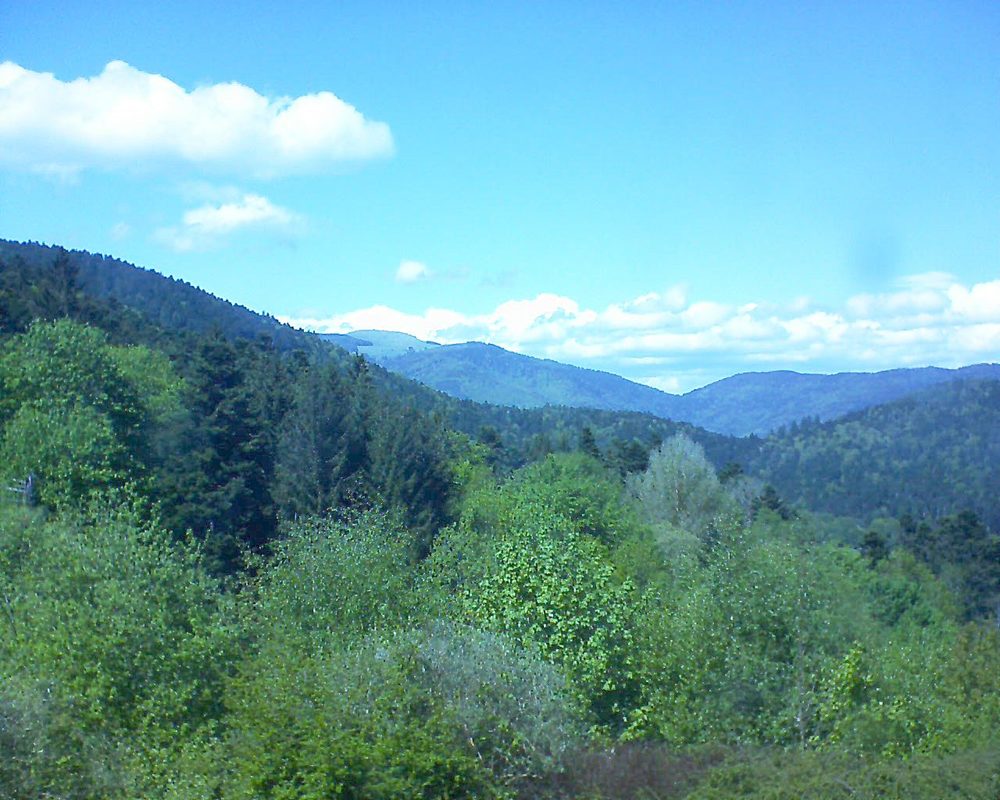 Le petit ballon vu depuis le Domaine Langmatt à Murbach le 30.04.2018 à 15:00 Le petit ballon (Alsace, Vosges) le 30.04.2018 à 15:00
