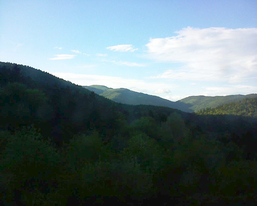 Le petit ballon vu depuis le Domaine Langmatt à Murbach le 30.04.2018 à 19:15 Le petit ballon (Alsace, Vosges) le 30.04.2018 à 19:15