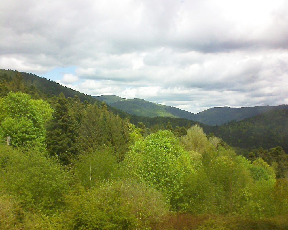 Le petit ballon vu depuis le Domaine Langmatt à Murbach le 01.05.2018 à 12:45 Le petit ballon (Alsace, Vosges) le 01.05.2018 à 12:45