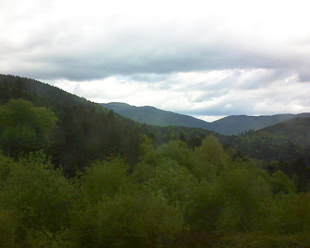 Le petit ballon vu depuis le Domaine Langmatt à Murbach le 01.05.2018 à 14:45 Le petit ballon (Alsace, Vosges) le 01.05.2018 à 14:45