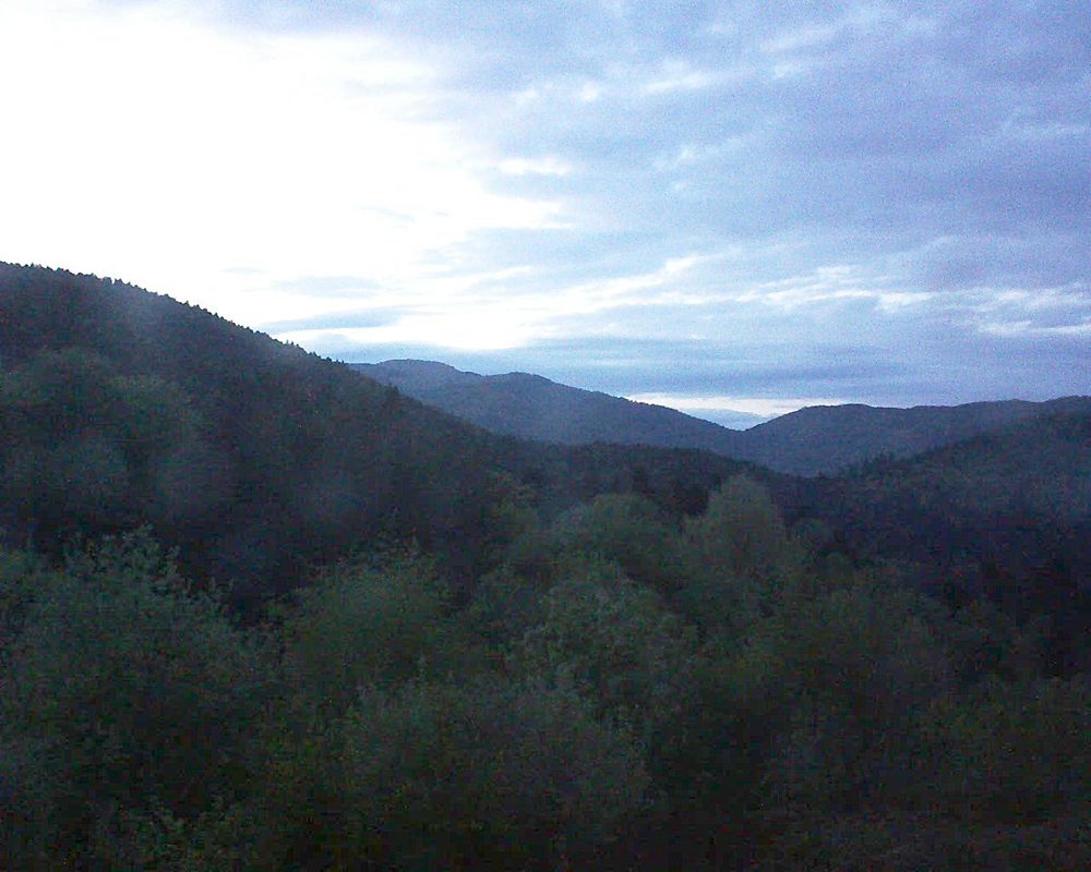 Le petit ballon vu depuis le Domaine Langmatt à Murbach le 01.05.2018 à 21:00 Le petit ballon (Alsace, Vosges) le 01.05.2018 à 21:00