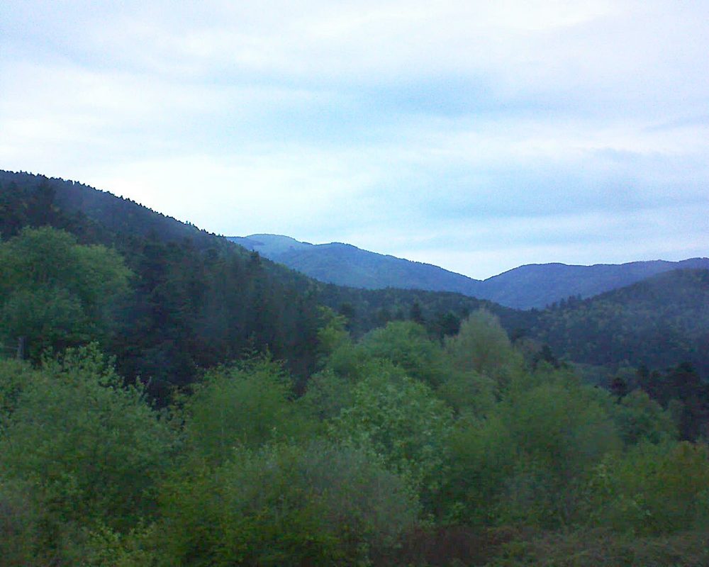 Le petit ballon vu depuis le Domaine Langmatt à Murbach le 02.05.2018 à 06:30 Le petit ballon (Alsace, Vosges) le 02.05.2018 à 06:30