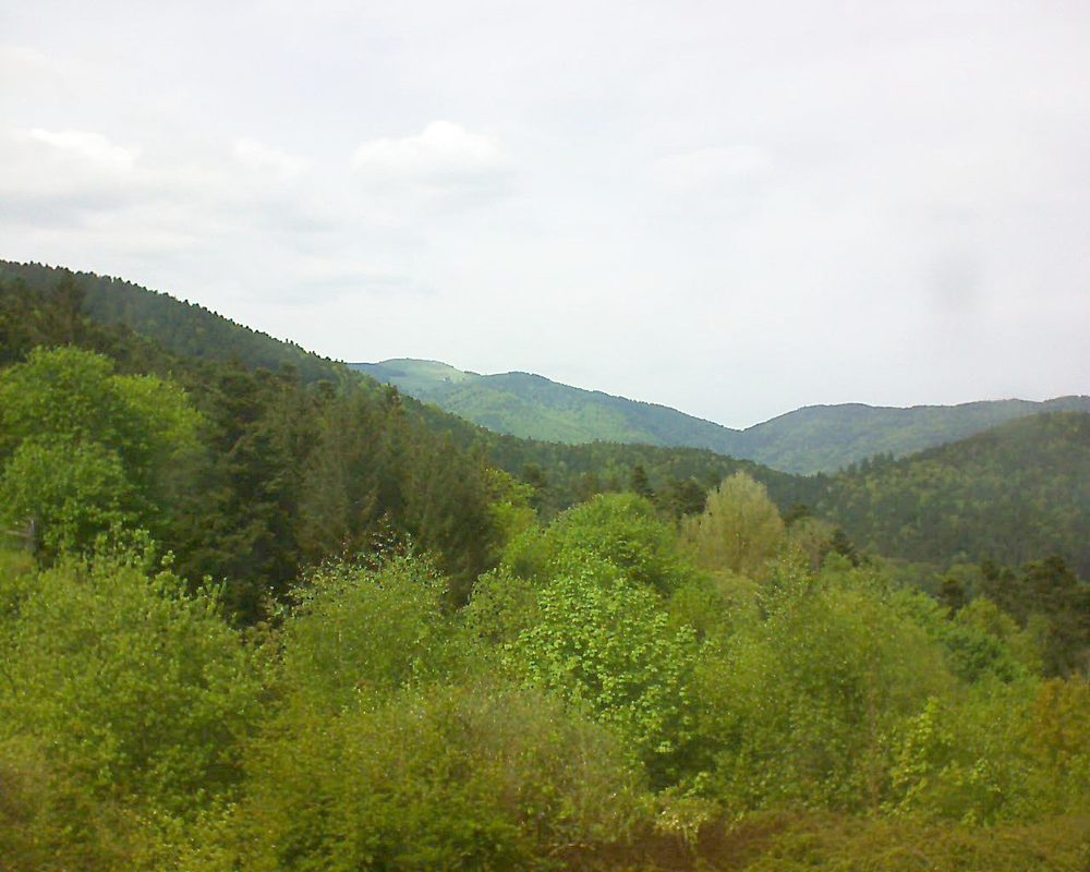 Le petit ballon vu depuis le Domaine Langmatt à Murbach le 02.05.2018 à 15:15 Le petit ballon (Alsace, Vosges) le 02.05.2018 à 15:15