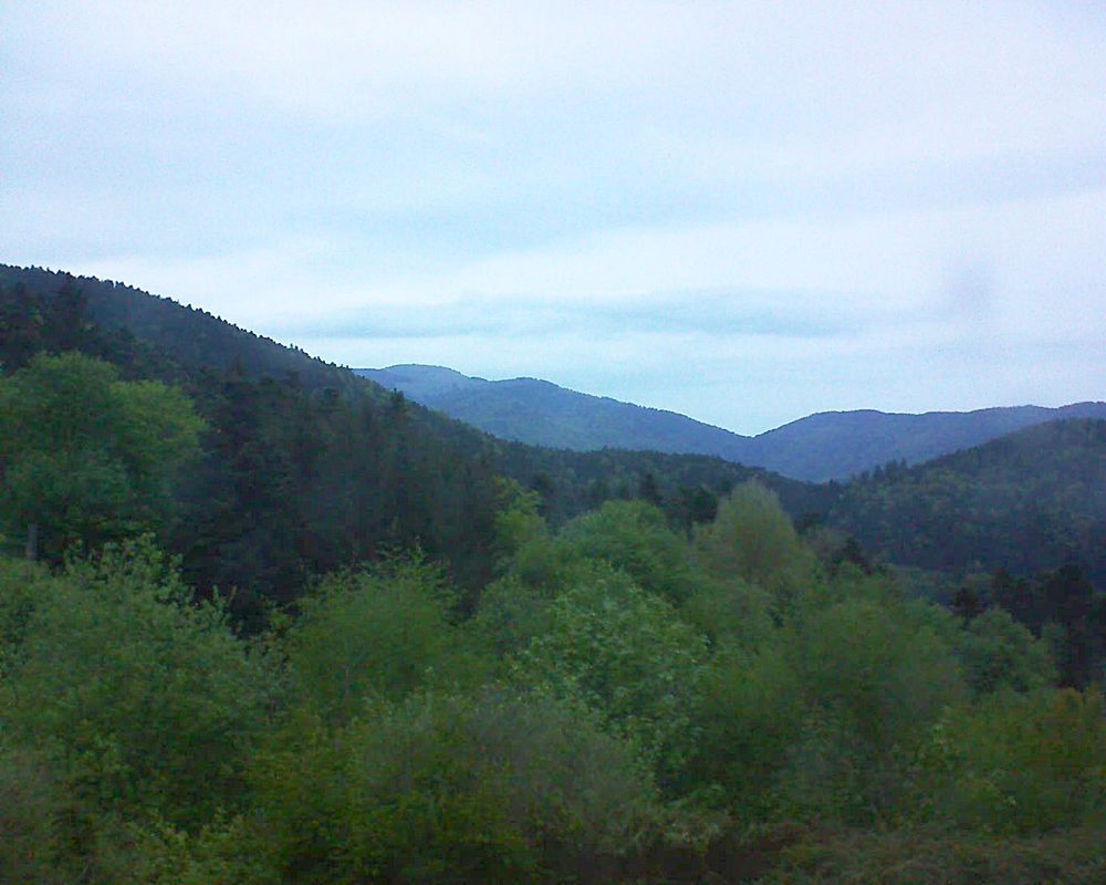 Le petit ballon vu depuis le Domaine Langmatt à Murbach le 02.05.2018 à 20:30 Le petit ballon (Alsace, Vosges) le 02.05.2018 à 20:30