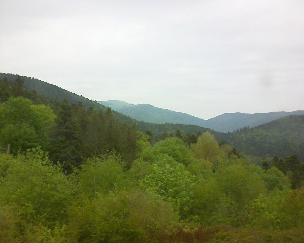 Le petit ballon vu depuis le Domaine Langmatt à Murbach le 03.05.2018 à 14:15 Le petit ballon (Alsace, Vosges) le 03.05.2018 à 14:15