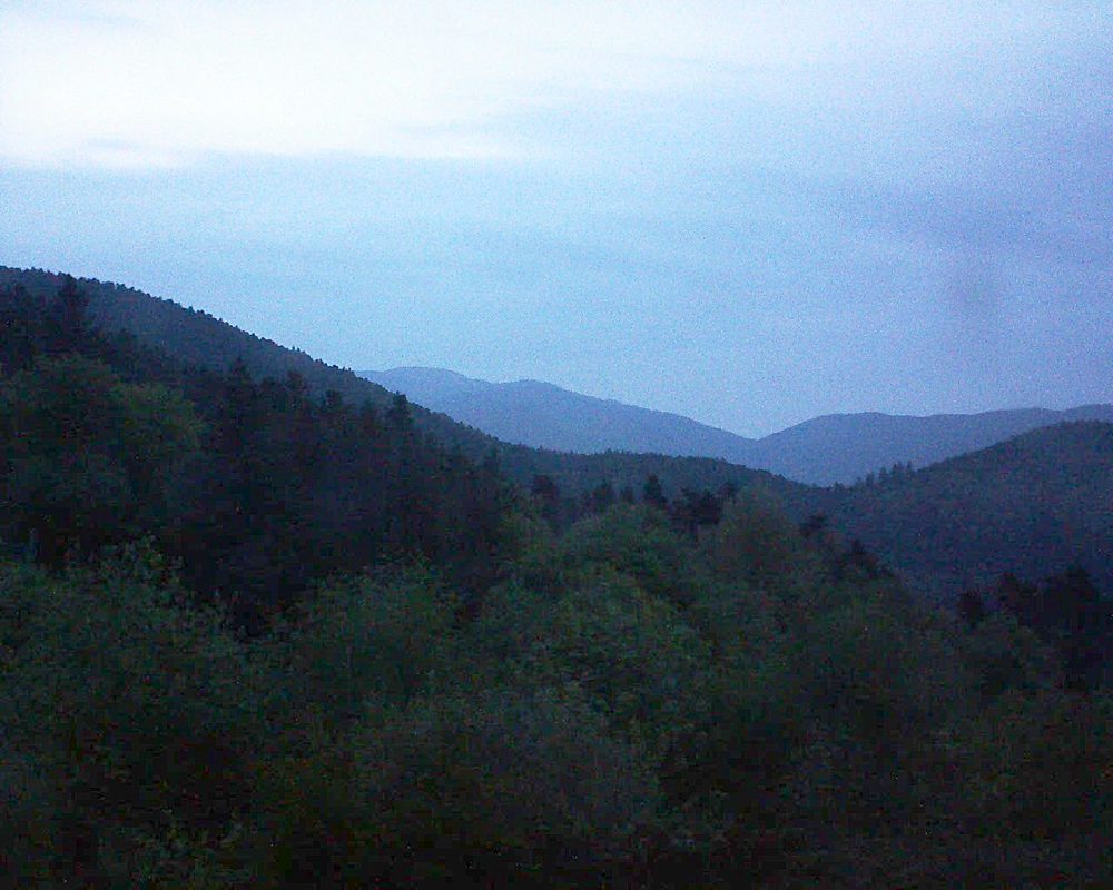 Le petit ballon vu depuis le Domaine Langmatt à Murbach le 03.05.2018 à 21:00 Le petit ballon (Alsace, Vosges) le 03.05.2018 à 21:00