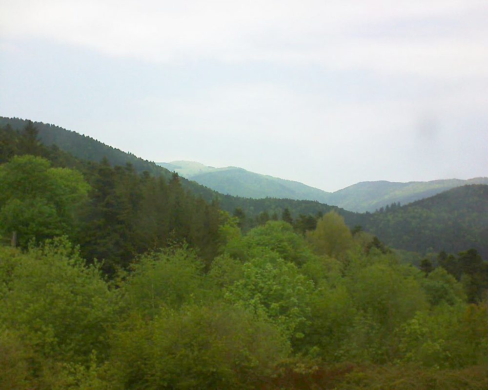 Le petit ballon vu depuis le Domaine Langmatt à Murbach le 04.05.2018 à 14:45 Le petit ballon (Alsace, Vosges) le 04.05.2018 à 14:45
