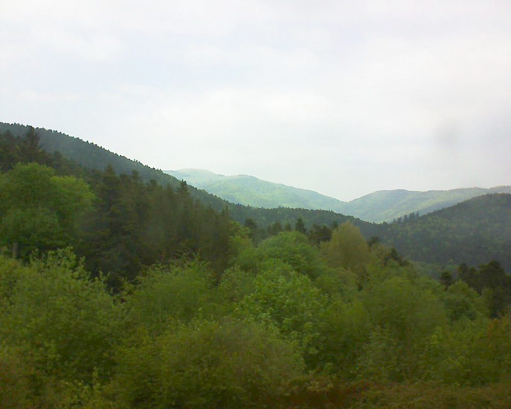 Le petit ballon vu depuis le Domaine Langmatt à Murbach le 04.05.2018 à 15:45 Le petit ballon (Alsace, Vosges) le 04.05.2018 à 15:45