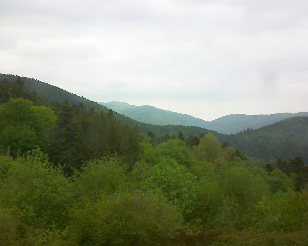 Le petit ballon vu depuis le Domaine Langmatt à Murbach le 04.05.2018 à 17:45 Le petit ballon (Alsace, Vosges) le 04.05.2018 à 17:45