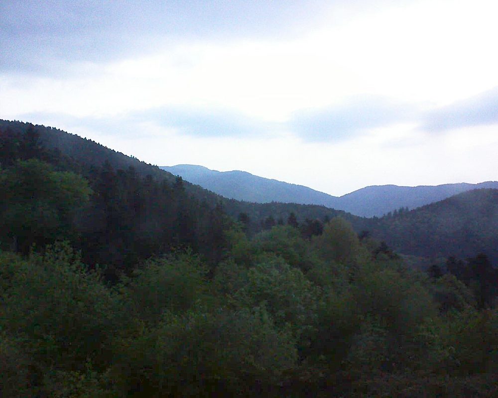 Le petit ballon vu depuis le Domaine Langmatt à Murbach le 05.05.2018 à 06:00 Le petit ballon (Alsace, Vosges) le 05.05.2018 à 06:00