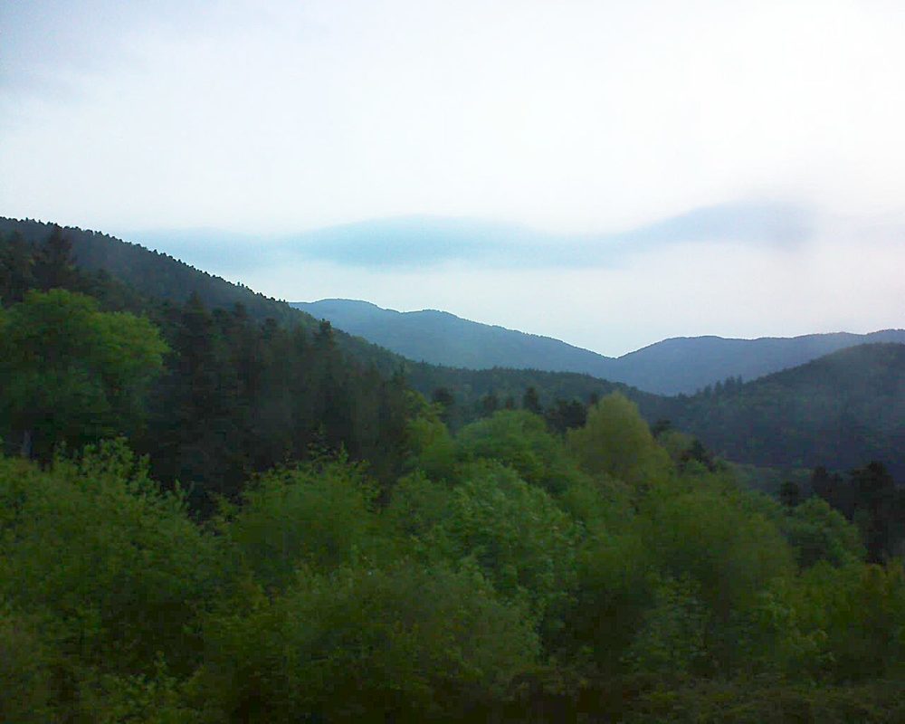 Le petit ballon vu depuis le Domaine Langmatt à Murbach le 05.05.2018 à 06:15 Le petit ballon (Alsace, Vosges) le 05.05.2018 à 06:15