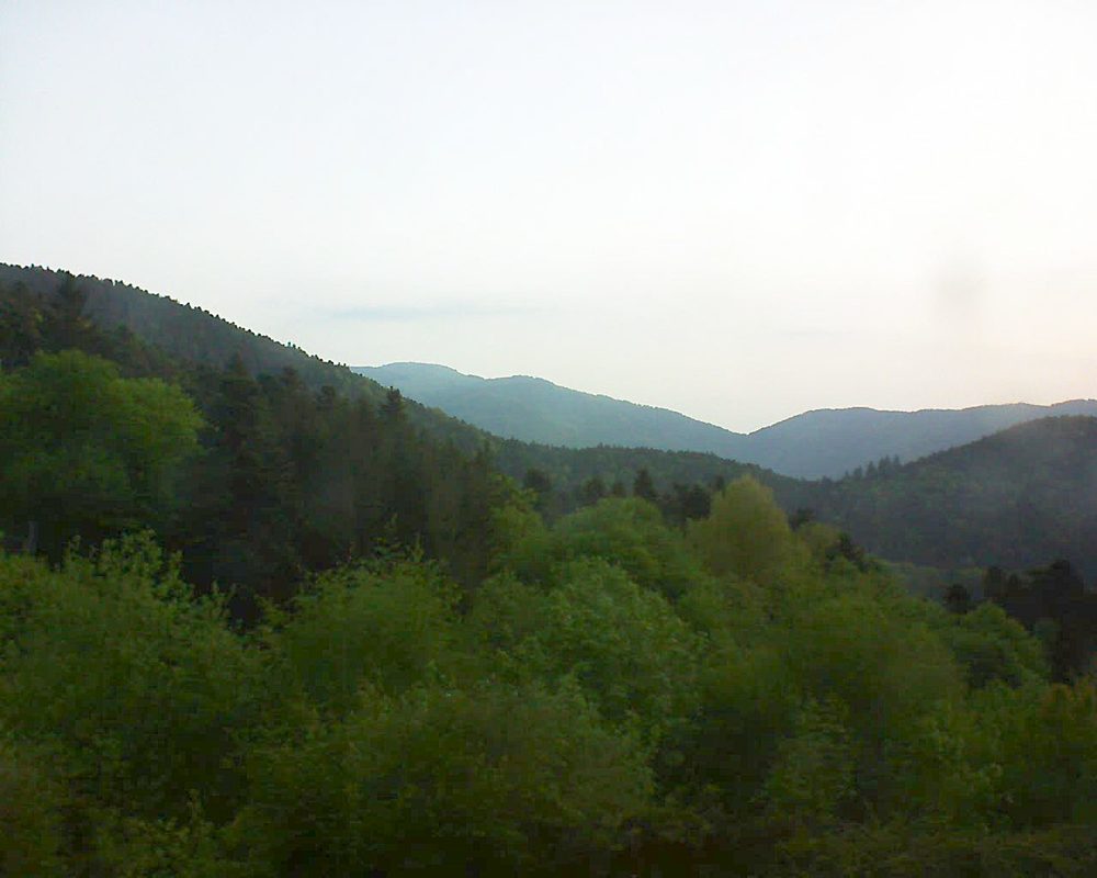 Le petit ballon vu depuis le Domaine Langmatt à Murbach le 05.05.2018 à 06:30 Le petit ballon (Alsace, Vosges) le 05.05.2018 à 06:30