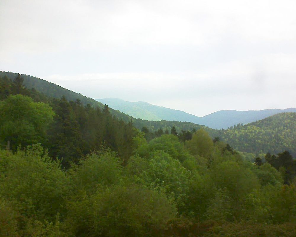 Le petit ballon vu depuis le Domaine Langmatt à Murbach le 05.05.2018 à 09:30 Le petit ballon (Alsace, Vosges) le 05.05.2018 à 09:30