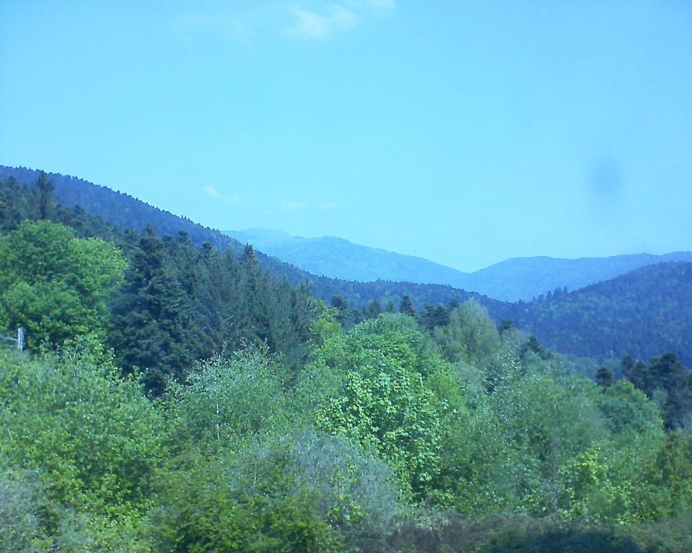 Le petit ballon vu depuis le Domaine Langmatt à Murbach le 05.05.2018 à 12:15 Le petit ballon (Alsace, Vosges) le 05.05.2018 à 12:15