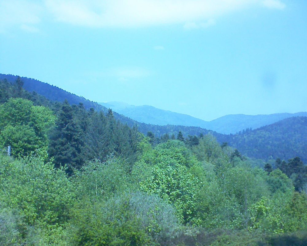 Le petit ballon vu depuis le Domaine Langmatt à Murbach le 05.05.2018 à 13:00 Le petit ballon (Alsace, Vosges) le 05.05.2018 à 13:00