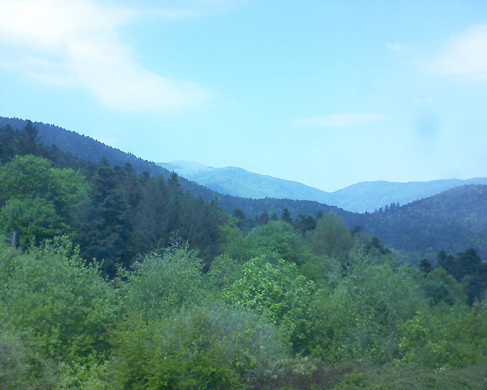 Le petit ballon vu depuis le Domaine Langmatt à Murbach le 05.05.2018 à 14:15 Le petit ballon (Alsace, Vosges) le 05.05.2018 à 14:15