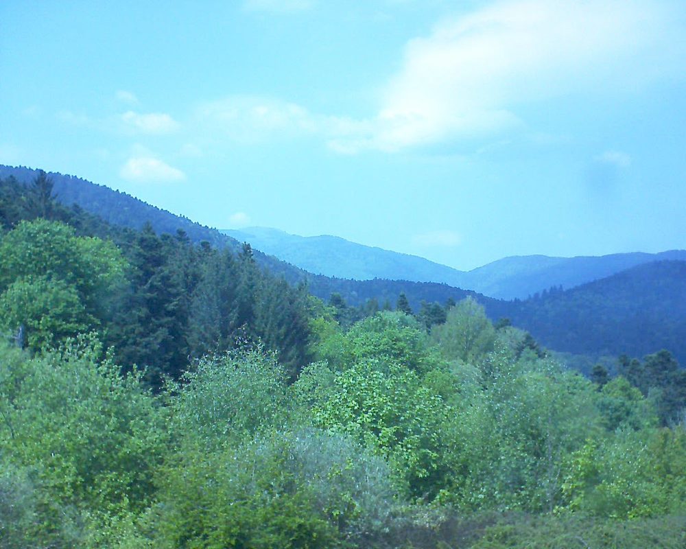 Le petit ballon vu depuis le Domaine Langmatt à Murbach le 05.05.2018 à 15:00 Le petit ballon (Alsace, Vosges) le 05.05.2018 à 15:00