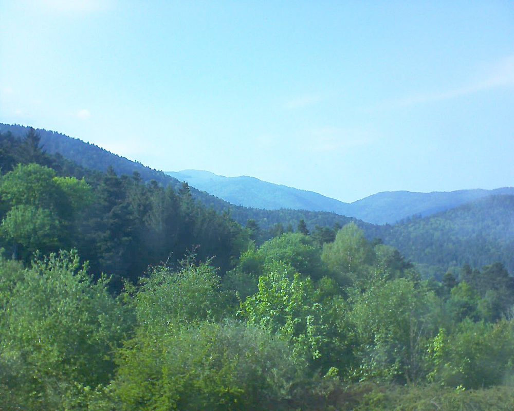 Le petit ballon vu depuis le Domaine Langmatt à Murbach le 05.05.2018 à 17:30 Le petit ballon (Alsace, Vosges) le 05.05.2018 à 17:30