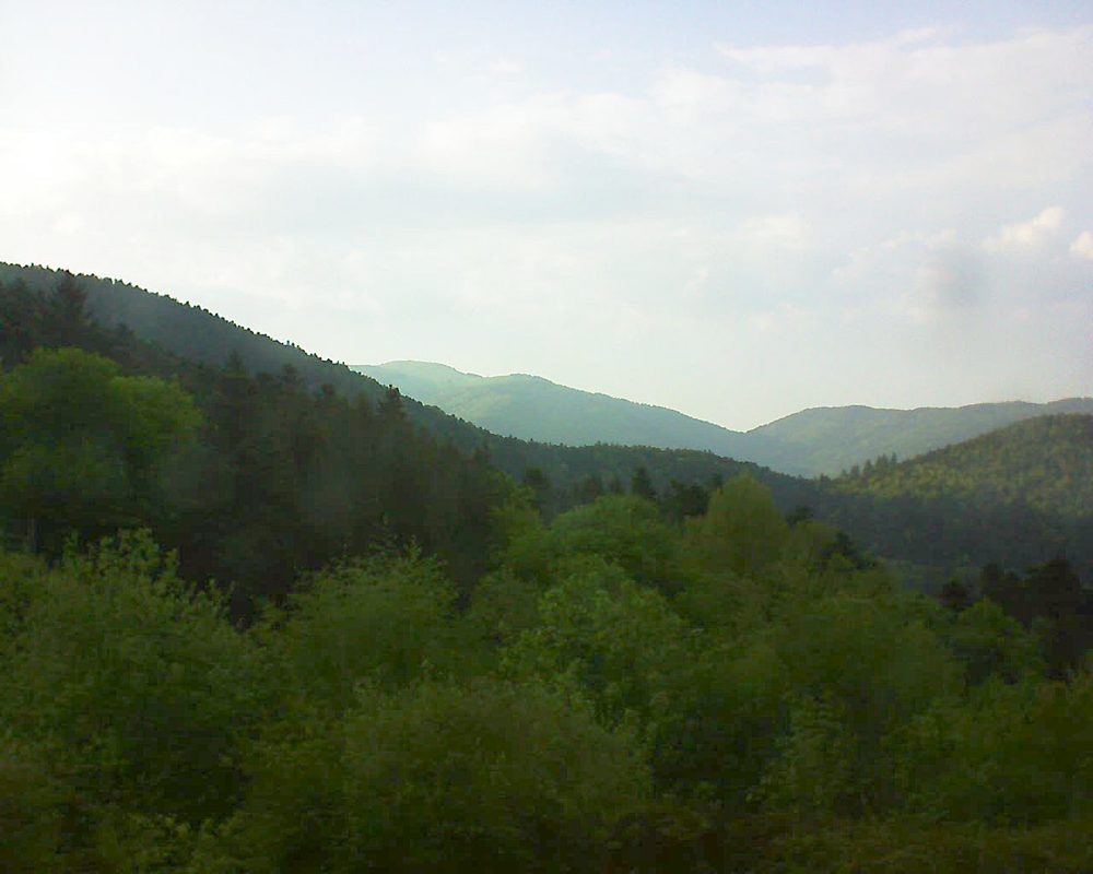 Le petit ballon vu depuis le Domaine Langmatt à Murbach le 05.05.2018 à 19:15 Le petit ballon (Alsace, Vosges) le 05.05.2018 à 19:15