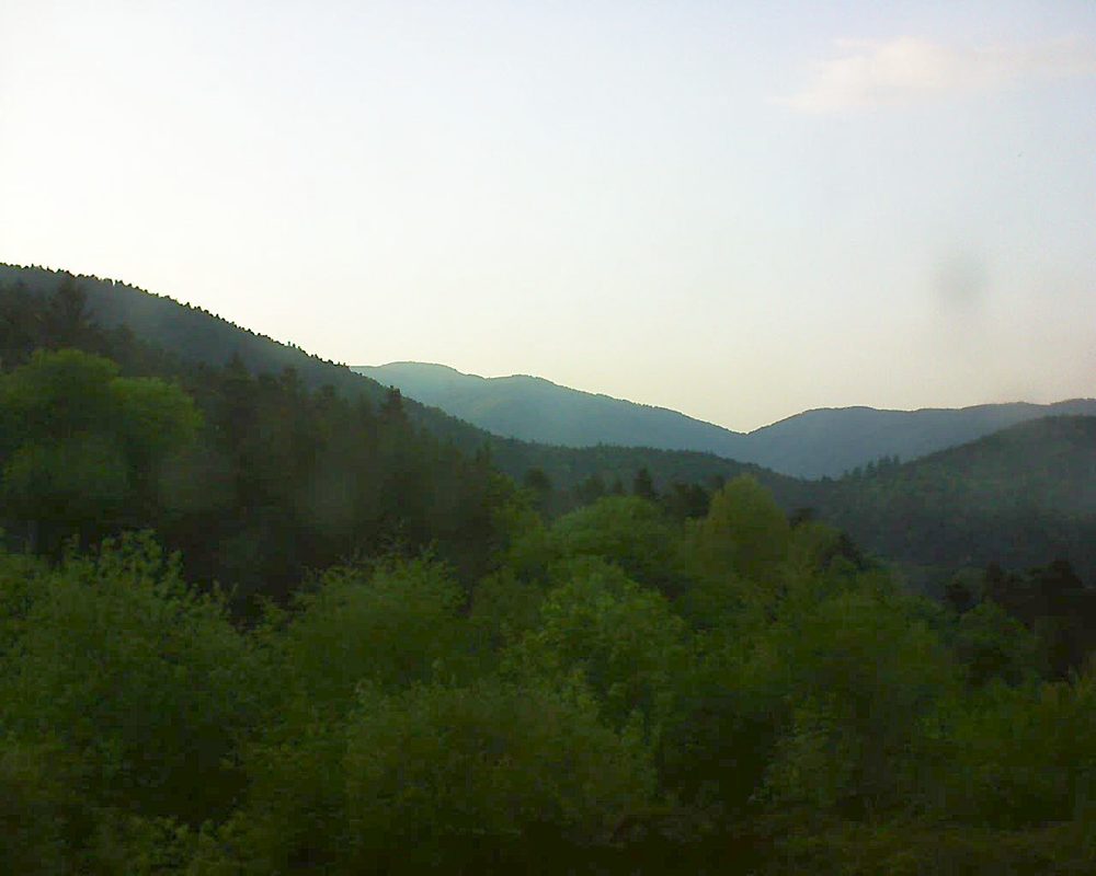 Le petit ballon vu depuis le Domaine Langmatt à Murbach le 05.05.2018 à 20:15 Le petit ballon (Alsace, Vosges) le 05.05.2018 à 20:15