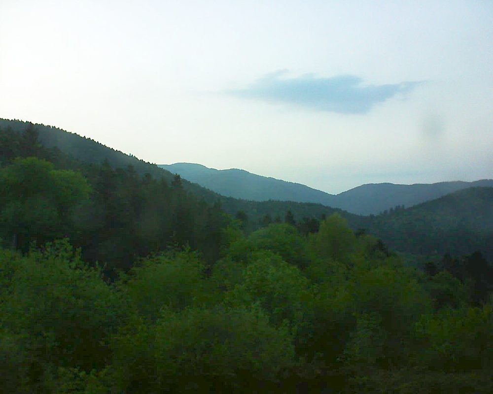 Le petit ballon vu depuis le Domaine Langmatt à Murbach le 05.05.2018 à 20:45 Le petit ballon (Alsace, Vosges) le 05.05.2018 à 20:45