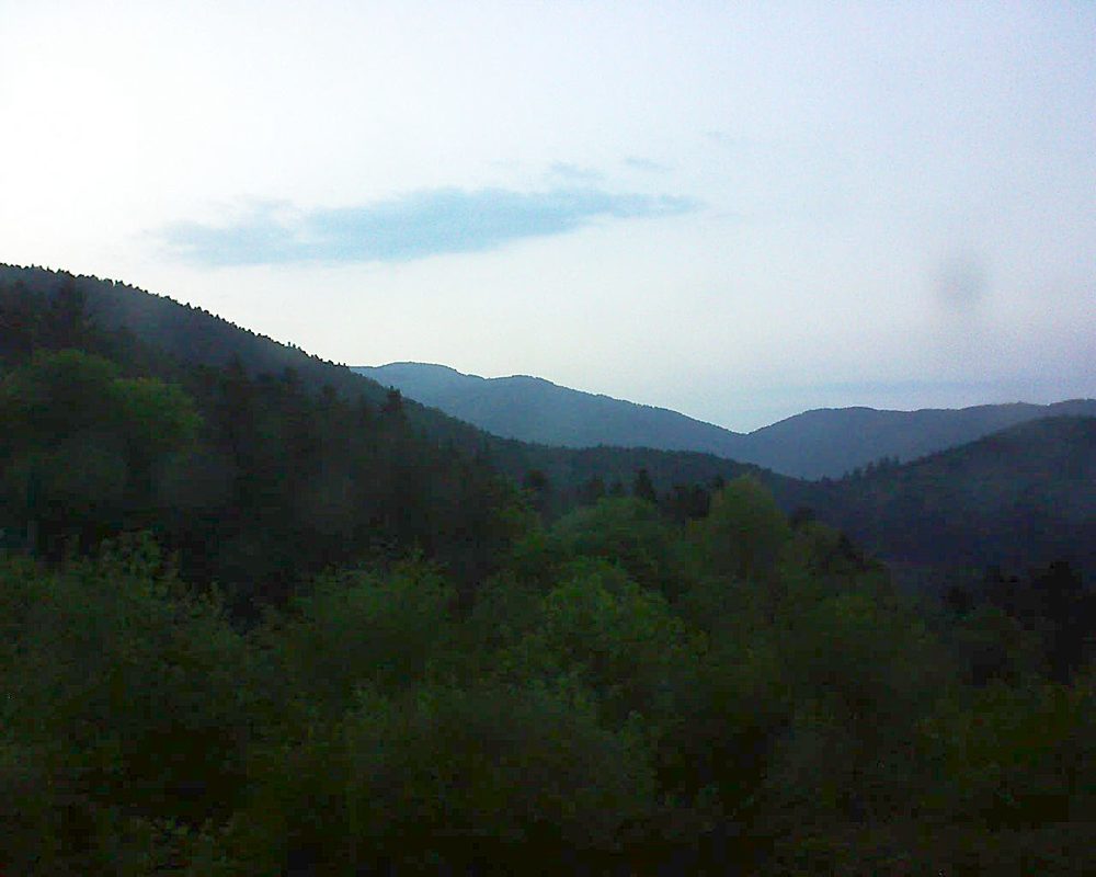 Le petit ballon vu depuis le Domaine Langmatt à Murbach le 05.05.2018 à 21:00 Le petit ballon (Alsace, Vosges) le 05.05.2018 à 21:00