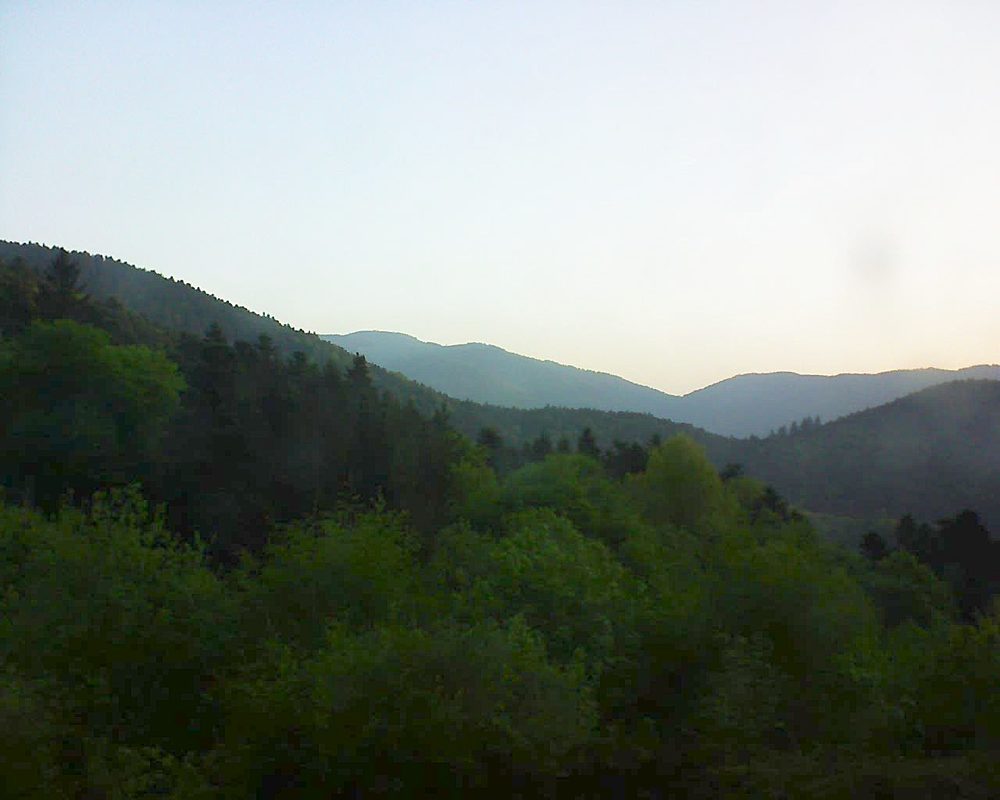 Le petit ballon vu depuis le Domaine Langmatt à Murbach le 06.05.2018 à 06:30 Le petit ballon (Alsace, Vosges) le 06.05.2018 à 06:30