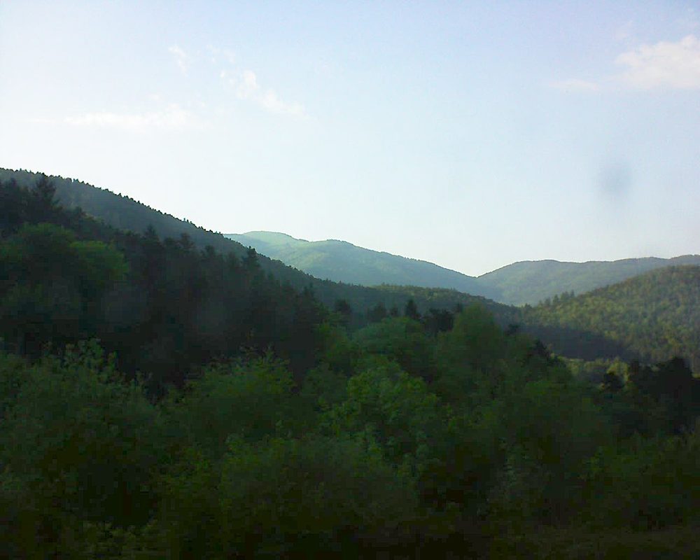 Le petit ballon vu depuis le Domaine Langmatt à Murbach le 06.05.2018 à 19:00 Le petit ballon (Alsace, Vosges) le 06.05.2018 à 19:00
