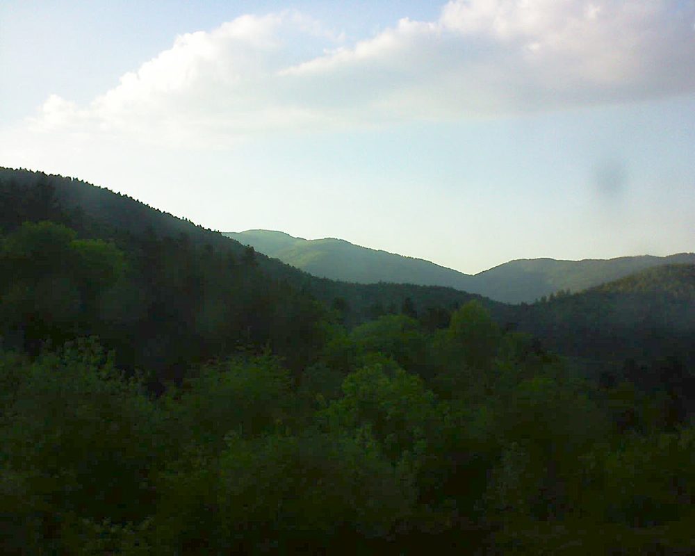 Le petit ballon vu depuis le Domaine Langmatt à Murbach le 06.05.2018 à 19:45 Le petit ballon (Alsace, Vosges) le 06.05.2018 à 19:45