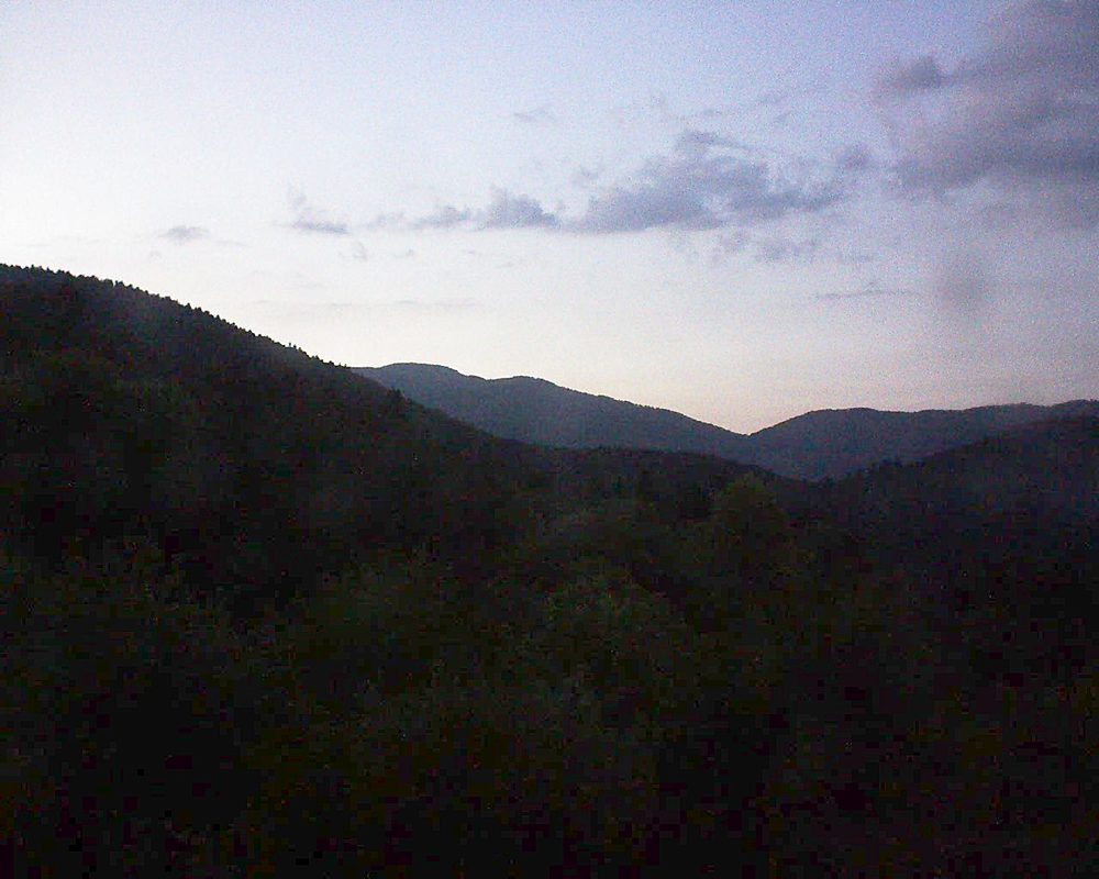 Le petit ballon vu depuis le Domaine Langmatt à Murbach le 06.05.2018 à 21:15 Le petit ballon (Alsace, Vosges) le 06.05.2018 à 21:15