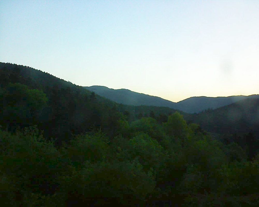 Le petit ballon vu depuis le Domaine Langmatt à Murbach le 07.05.2018 à 06:00 Le petit ballon (Alsace, Vosges) le 07.05.2018 à 06:00