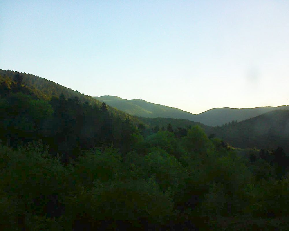 Le petit ballon vu depuis le Domaine Langmatt à Murbach le 07.05.2018 à 06:30 Le petit ballon (Alsace, Vosges) le 07.05.2018 à 06:30