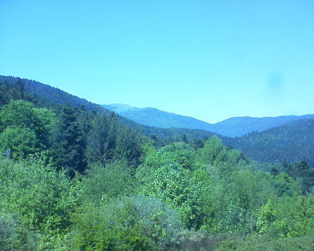Le petit ballon vu depuis le Domaine Langmatt à Murbach le 07.05.2018 à 14:45 Le petit ballon (Alsace, Vosges) le 07.05.2018 à 14:45