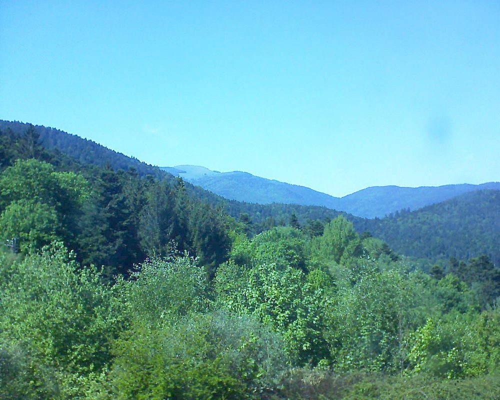 Le petit ballon vu depuis le Domaine Langmatt à Murbach le 07.05.2018 à 15:45 Le petit ballon (Alsace, Vosges) le 07.05.2018 à 15:45