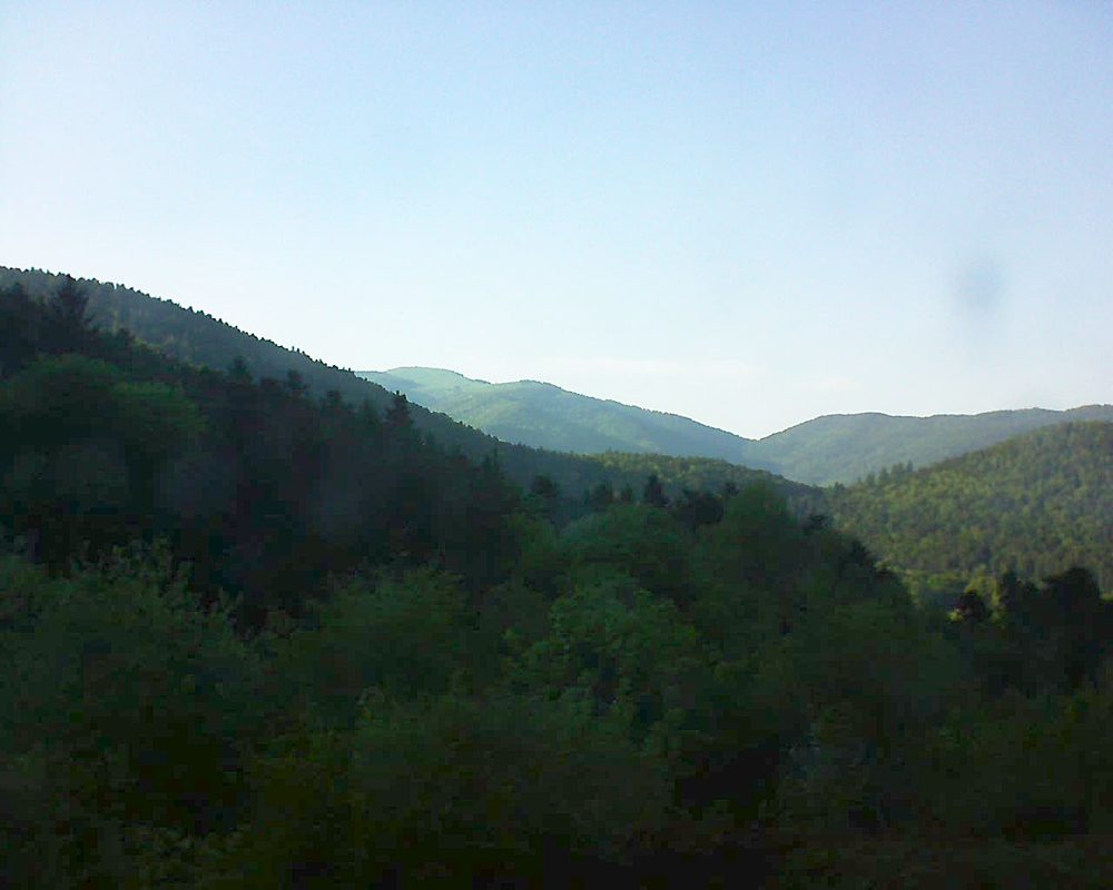 Le petit ballon vu depuis le Domaine Langmatt à Murbach le 07.05.2018 à 18:45 Le petit ballon (Alsace, Vosges) le 07.05.2018 à 18:45