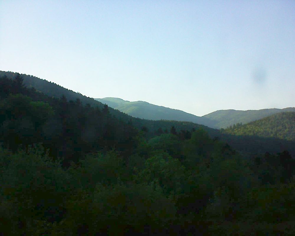 Le petit ballon vu depuis le Domaine Langmatt à Murbach le 07.05.2018 à 19:15 Le petit ballon (Alsace, Vosges) le 07.05.2018 à 19:15