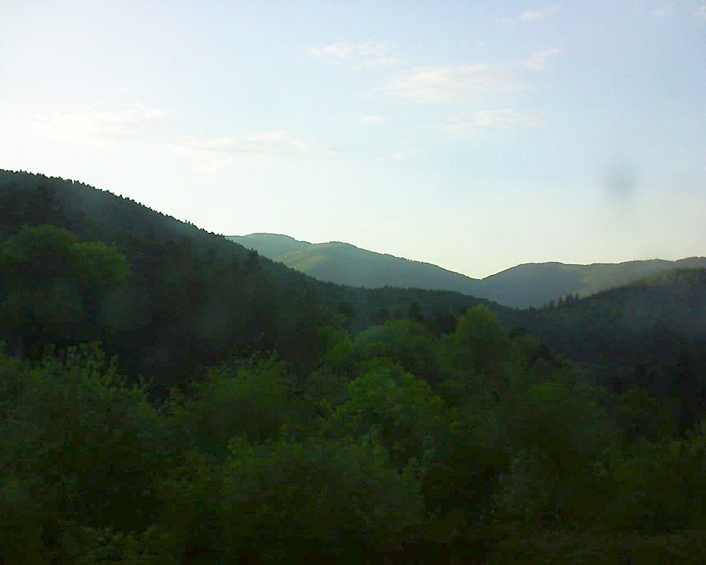 Le petit ballon vu depuis le Domaine Langmatt à Murbach le 07.05.2018 à 20:00 Le petit ballon (Alsace, Vosges) le 07.05.2018 à 20:00