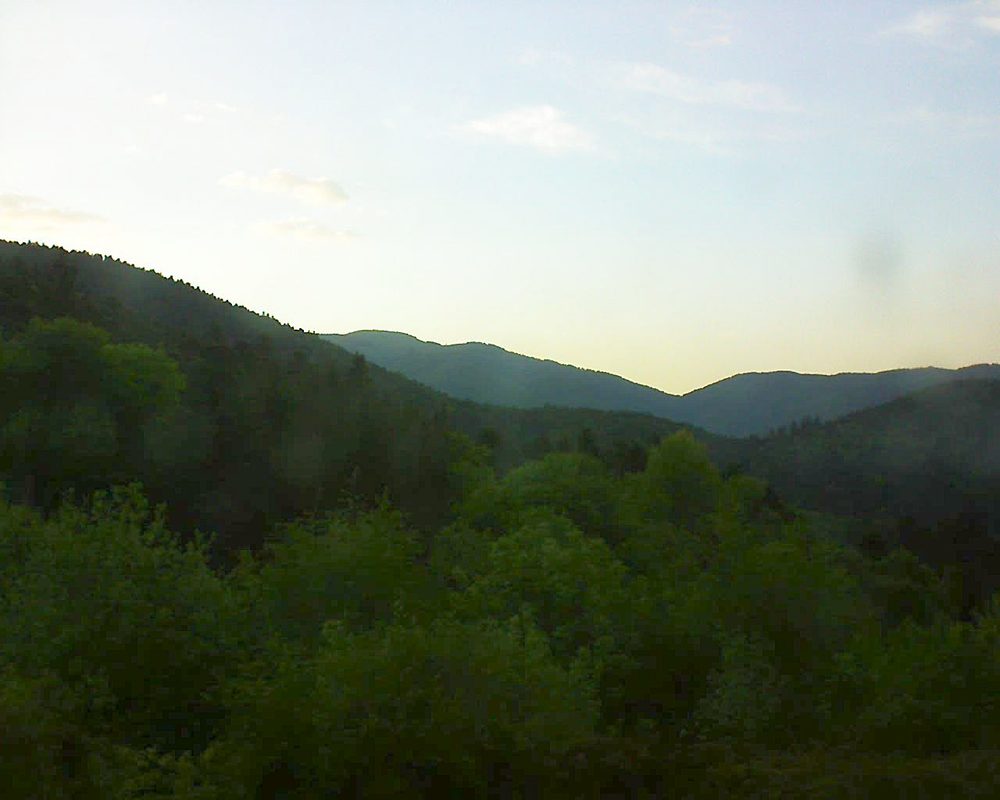 Le petit ballon vu depuis le Domaine Langmatt à Murbach le 07.05.2018 à 20:30 Le petit ballon (Alsace, Vosges) le 07.05.2018 à 20:30
